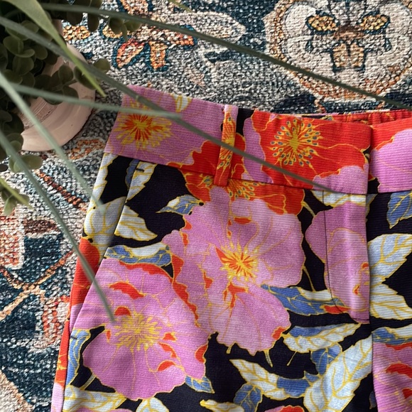 LOFT Riviera Shorts - Picture 3 of 7